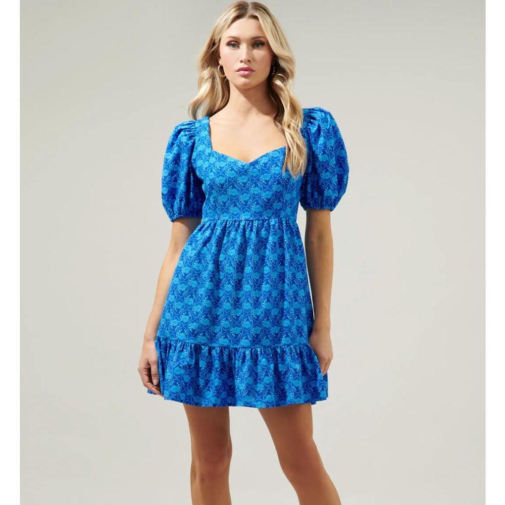 NWT Sugarlips Driftwood Floral Evy Sweetheart
Mini Dress / Size L
